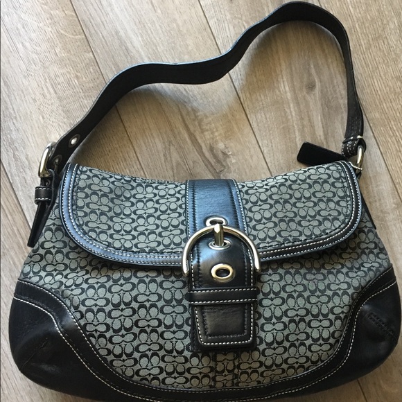 Coach Handbags - Coach signature purse